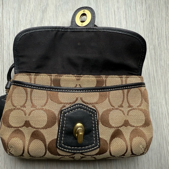 Coach Legacy Signature Brown Canvas Black Leather Trim Flap Wristlet wallett - Picture 2 of 6